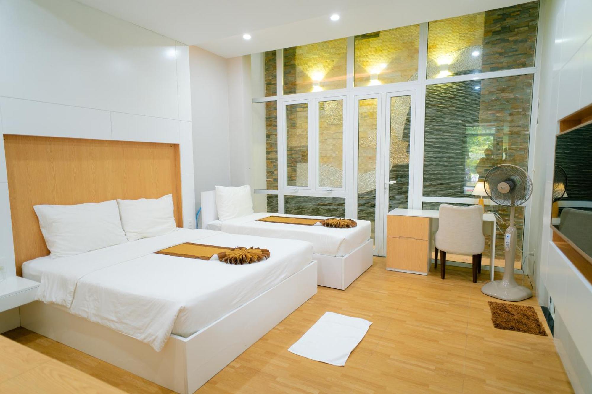 Khach San Minh Long Hotel Tuy Hoa Exterior photo